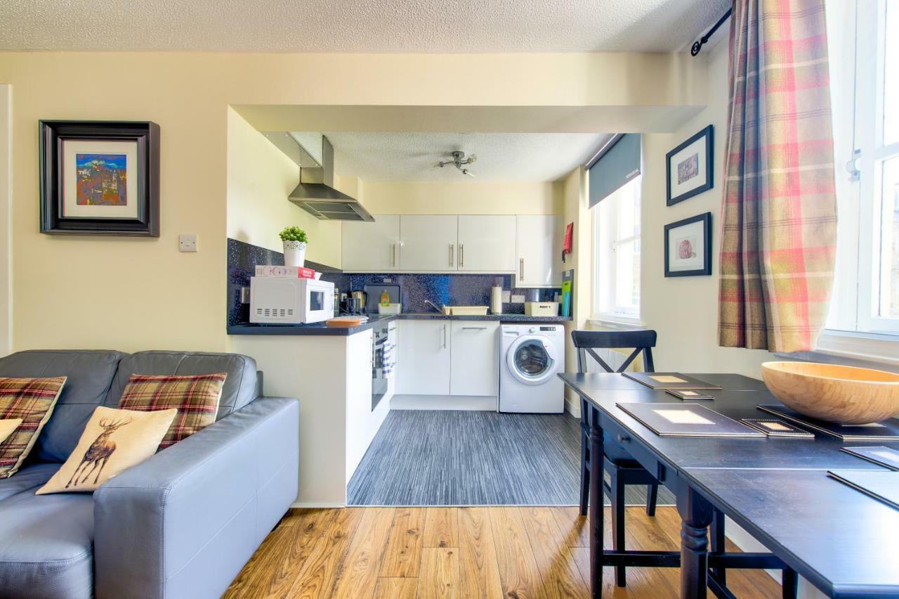 Stunning Studio Apartment Castle View Единбург Екстер'єр фото