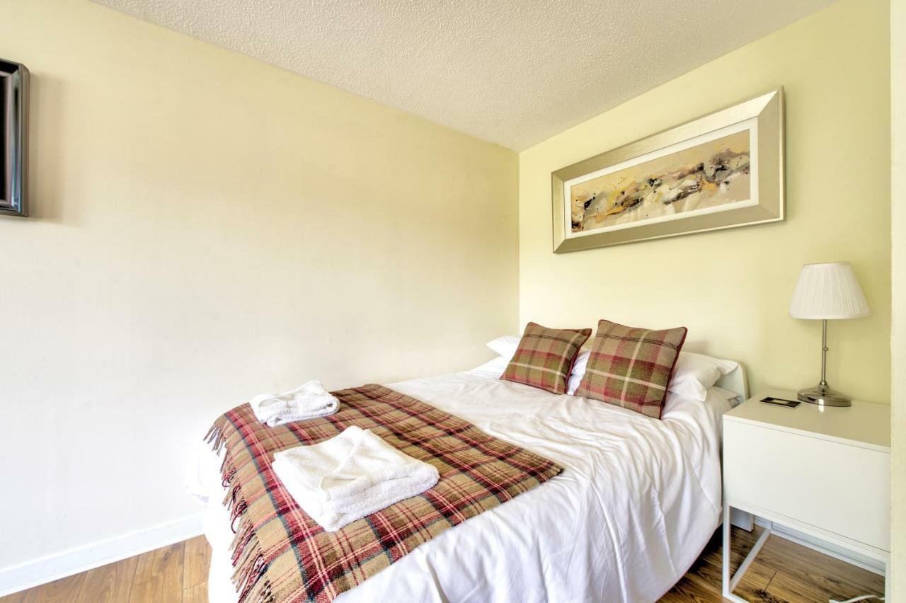 Stunning Studio Apartment Castle View Единбург Екстер'єр фото